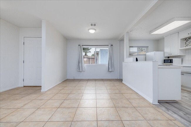 Building Photo - 3 Bed / 2 Bath Home with Two-Car Garage, Laundry and a Storage Shed/Work Space