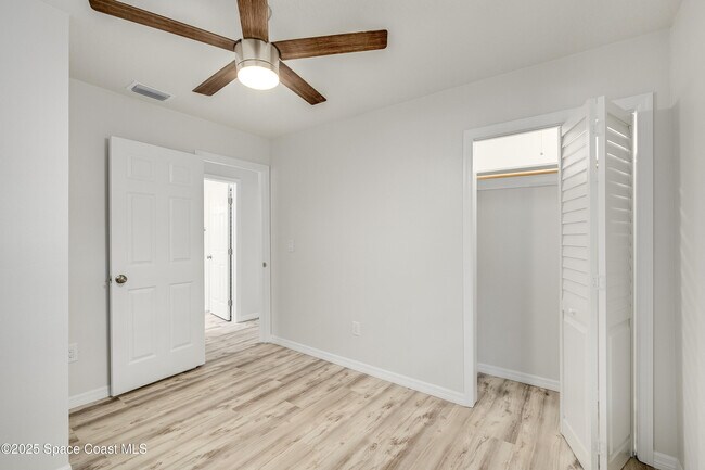 Building Photo - 1919 Poinsetta Blvd