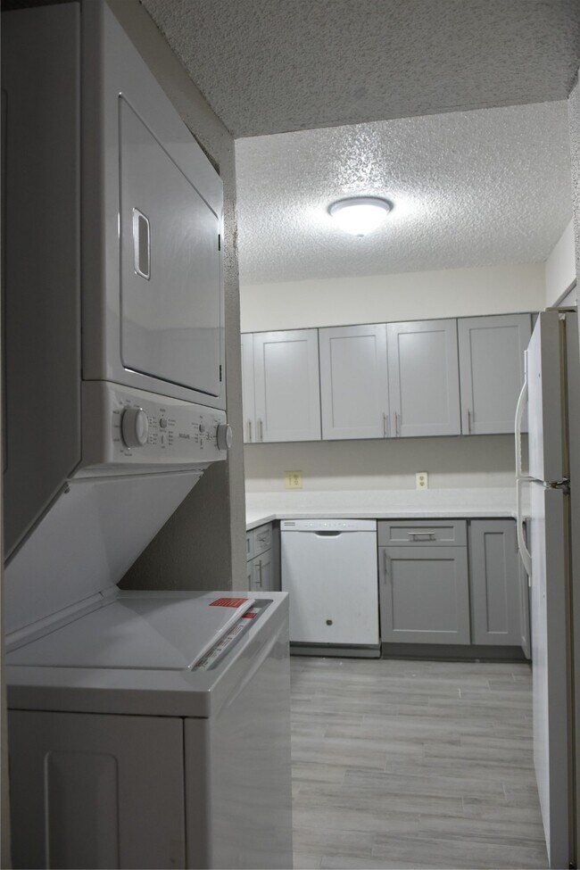 Building Photo - 3069 Windchase Blvd