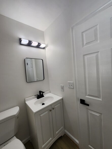 Building Photo - 1206 Caldwell Ct S