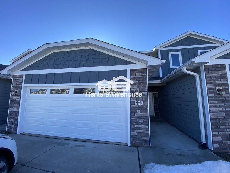 Primary Photo - 250 NW Greenway Pl