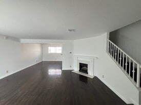 Building Photo - 18550 Hatteras St