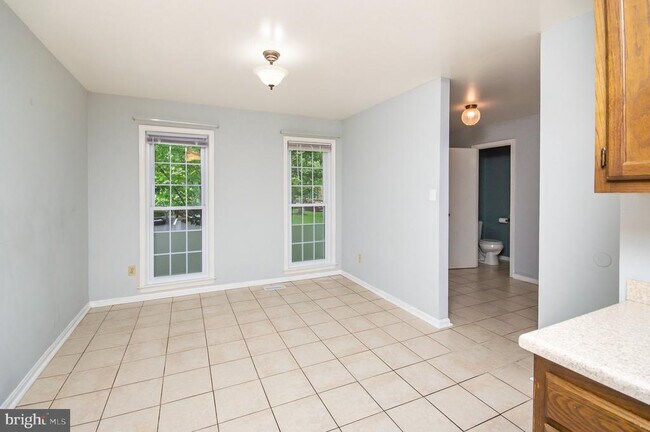 Building Photo - 3210 Gemstone Ct