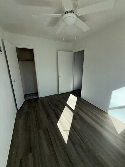 Building Photo - 1971 E Cantrell St