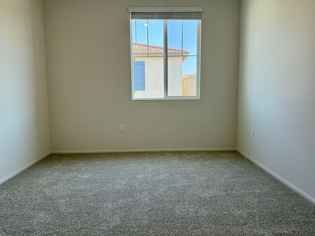 Building Photo - Brand New Luxury 2 story Home