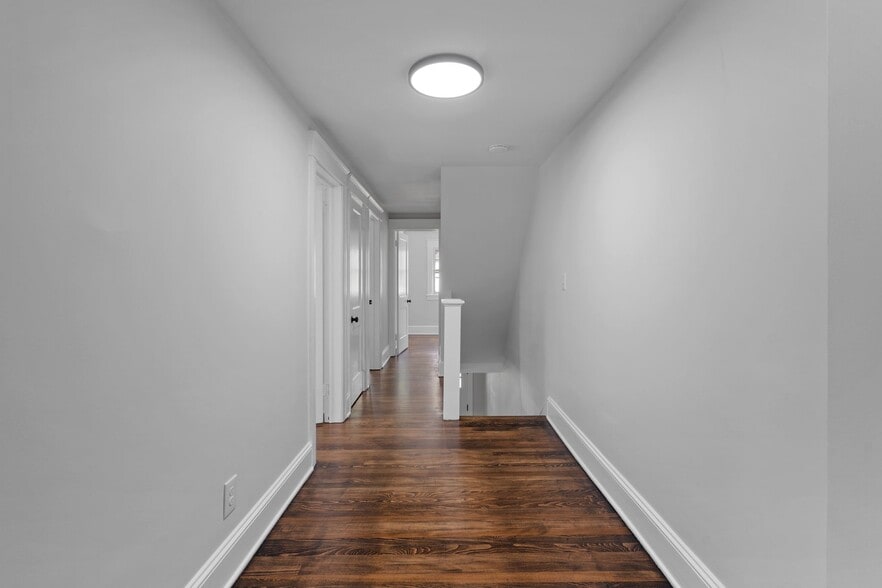 Building Photo - 114 Linderman Ave