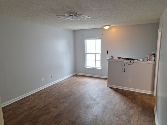 Building Photo - Wonderful Four Bedroom Home Located in Nor...