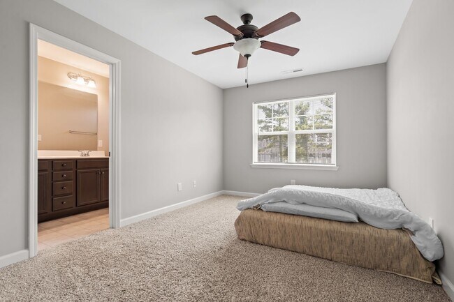 Building Photo - Marshall Farms Townhome Near Piney Green