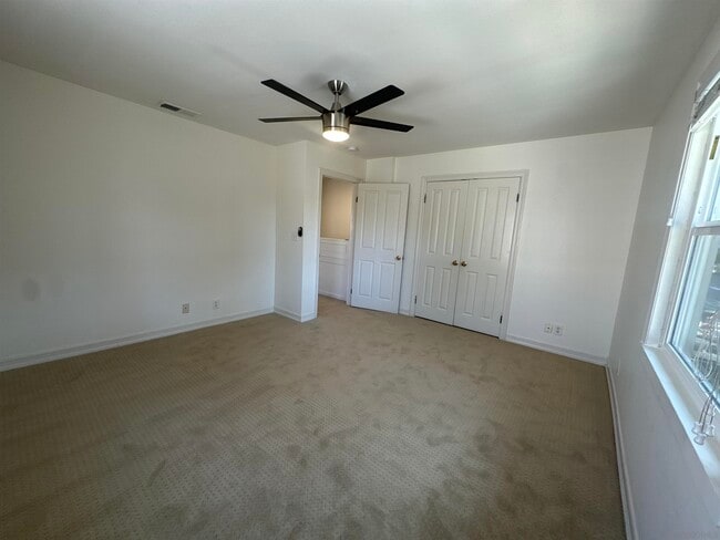 Building Photo - 440 Olive St