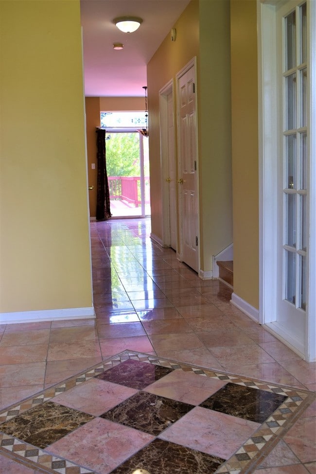 Building Photo - 2480 Lehman Dr