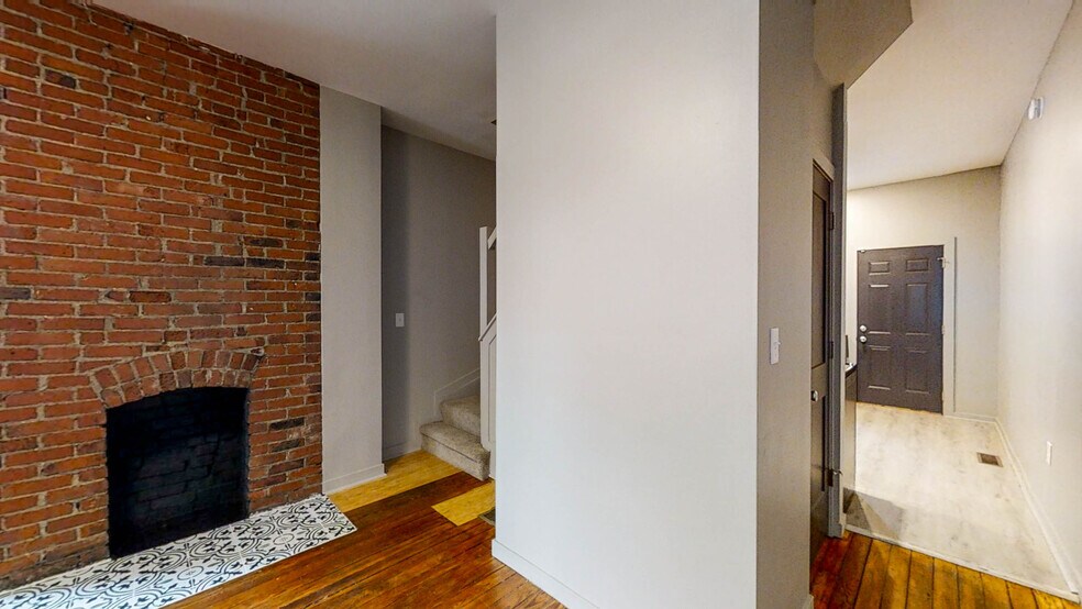 Building Photo - 1242 E Mound St