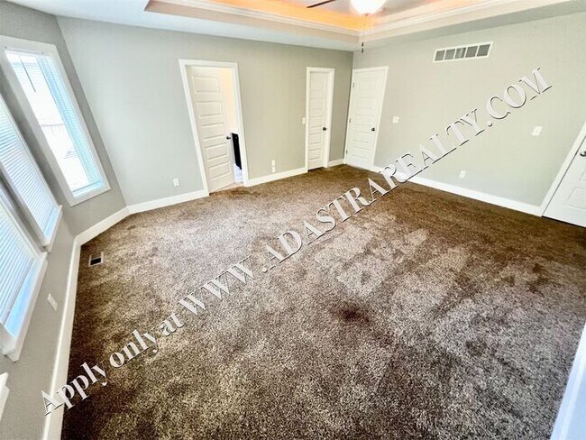 Building Photo - Beautiful Home in Independence-Available in JULY!!