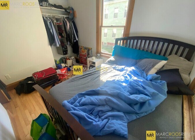 Building Photo - 70 Curtis St