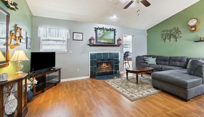 Building Photo - private - backyard fenced in large master suite!