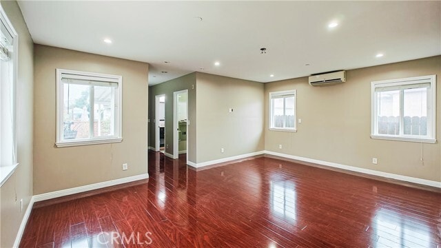 Building Photo - 1009 S Marengo Ave