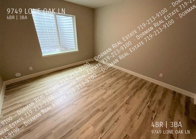 Building Photo - 9749 Lone Oak Ln