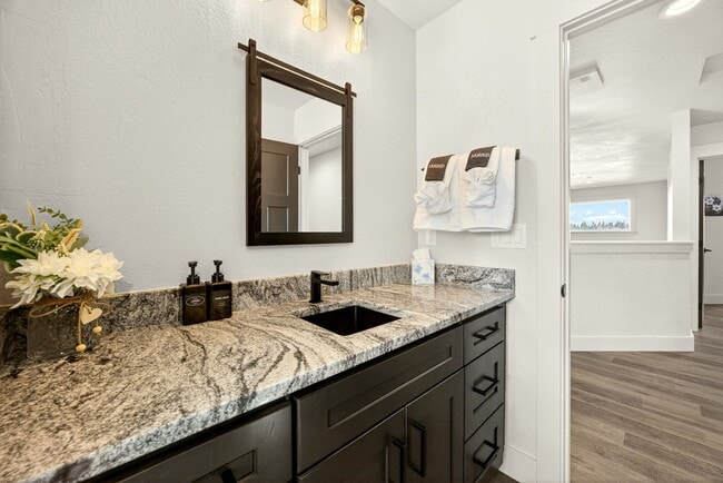 Building Photo - 4713 Red Tail Dr