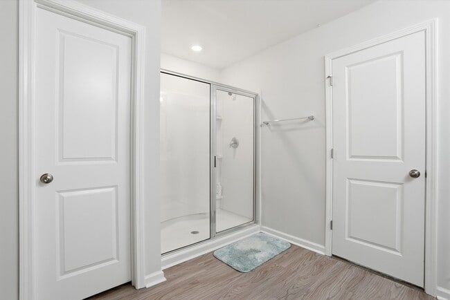 Building Photo - 17 Crown Ct