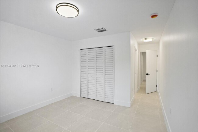 Building Photo - 5823 NW 30th Ave