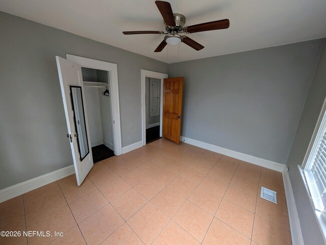 Building Photo - 2701 Myra St