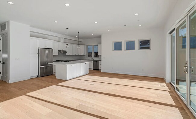 Building Photo - Welcome to The Grove on Kentfield, nestled in Redwood City's charming Palm Park neighborhood.