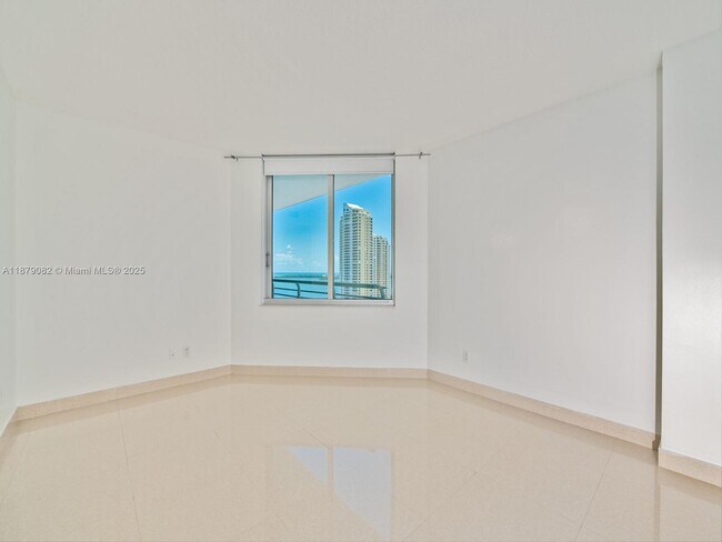 Building Photo - 325 S Biscayne Blvd