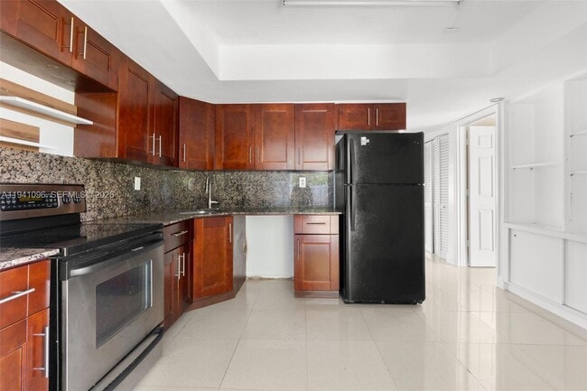 Building Photo - 3805 SW 54th Ave