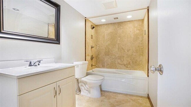 Building Photo - 3111 Oakland Shores Dr