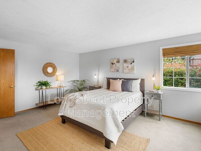 Building Photo - 15926 SW Hampshire Terrace