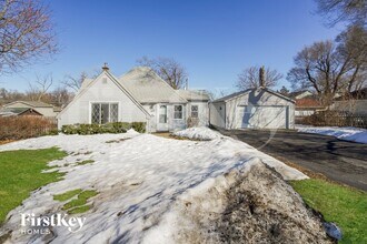 Building Photo - 123 Fairlawn Dr
