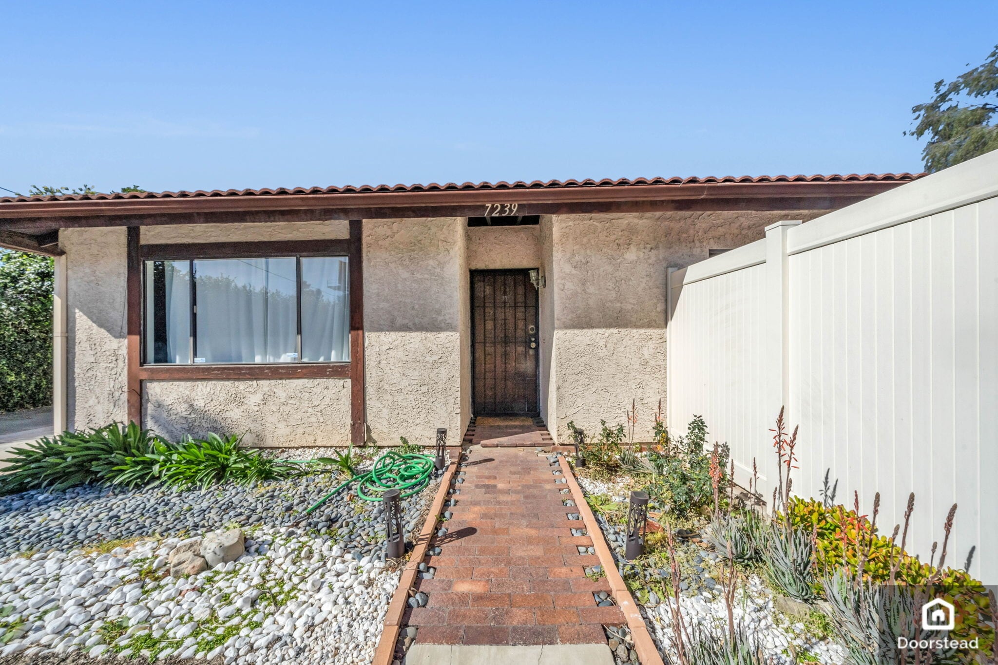 Building Photo - 7239 Balboa Blvd