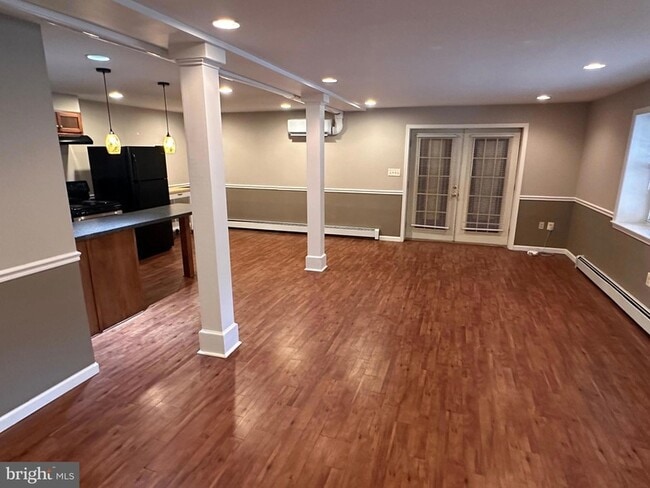 Building Photo - 2289 Potomac Rd