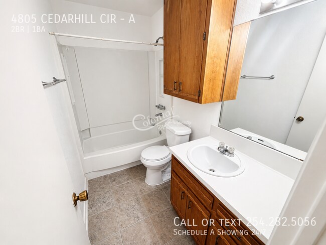 Building Photo - 4805 Cedarhill Cir
