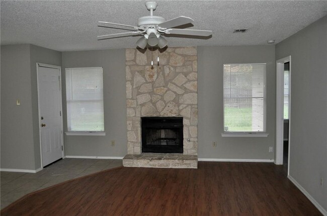 Building Photo - 8904 Curlew Dr