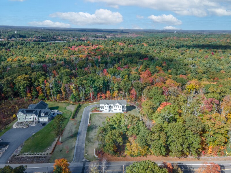 Building Photo - 95 Foxboro Rd