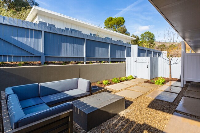 Building Photo - 6459 Sycamore Meadows Dr