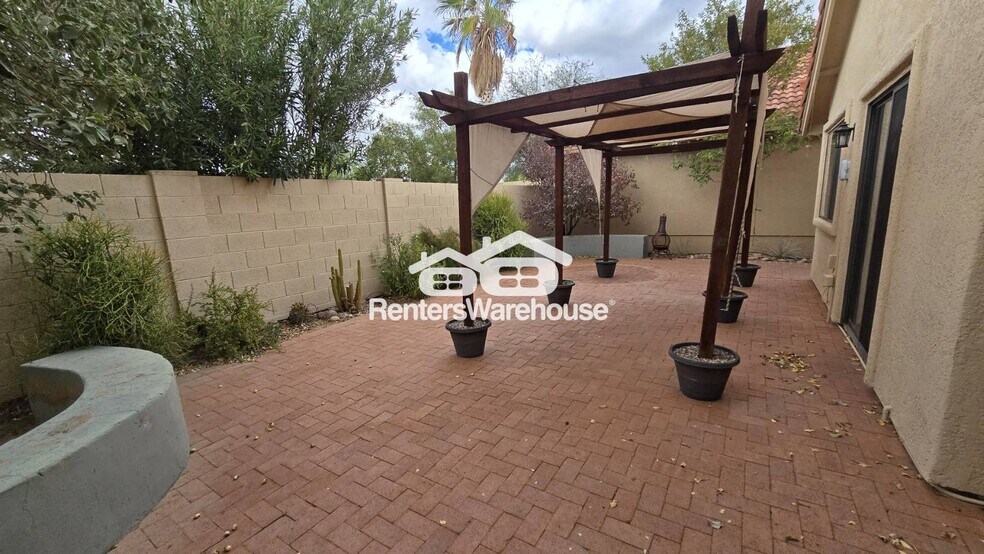 Building Photo - 311 E Suntree St