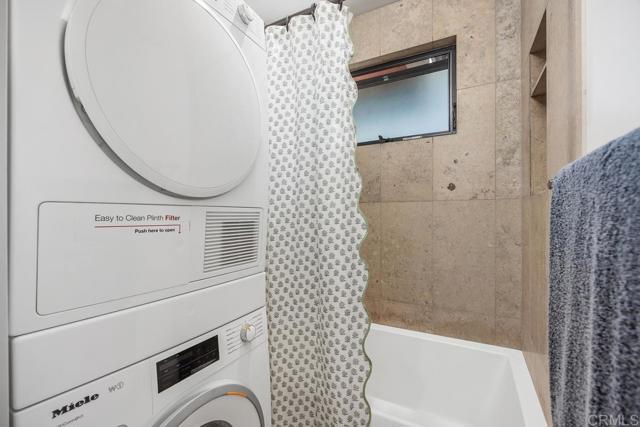 Building Photo - 163 Norfolk Dr