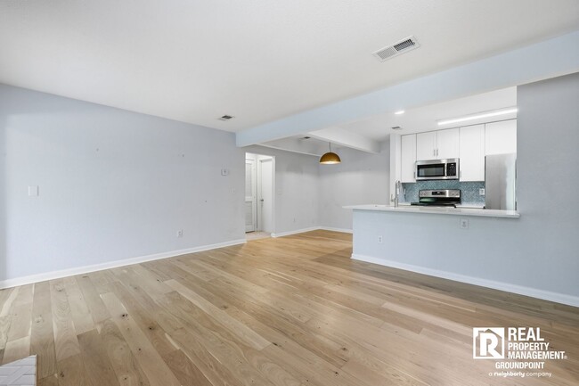 Building Photo - East Bridge Town Lofts Living | Prime Location Near Downtown Charleston