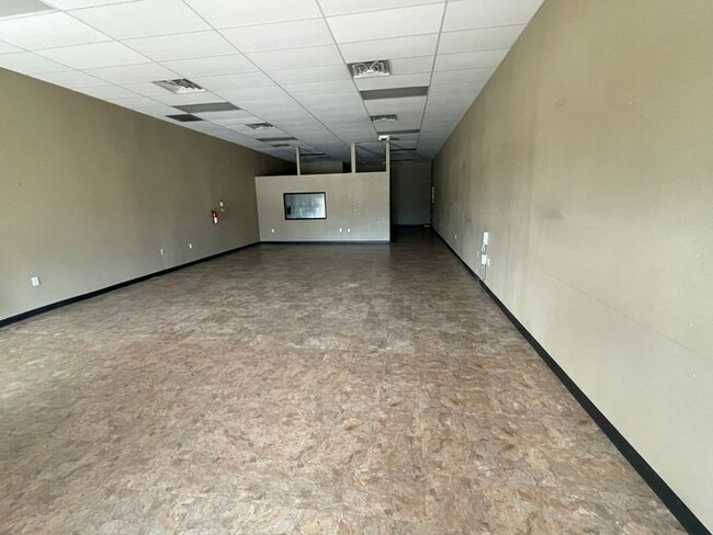 Building Photo - Downtown Paso store front