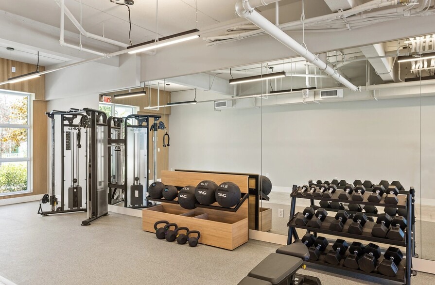 Building Photo - 1710 N J Ter