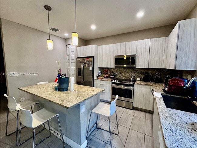 Building Photo - 7924 NW 105th Ave