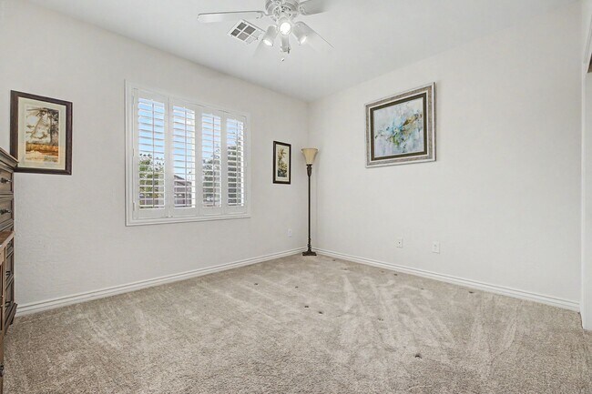 Building Photo - Stunning upgraded Solera At Anthem Home with Spa in back yard!
