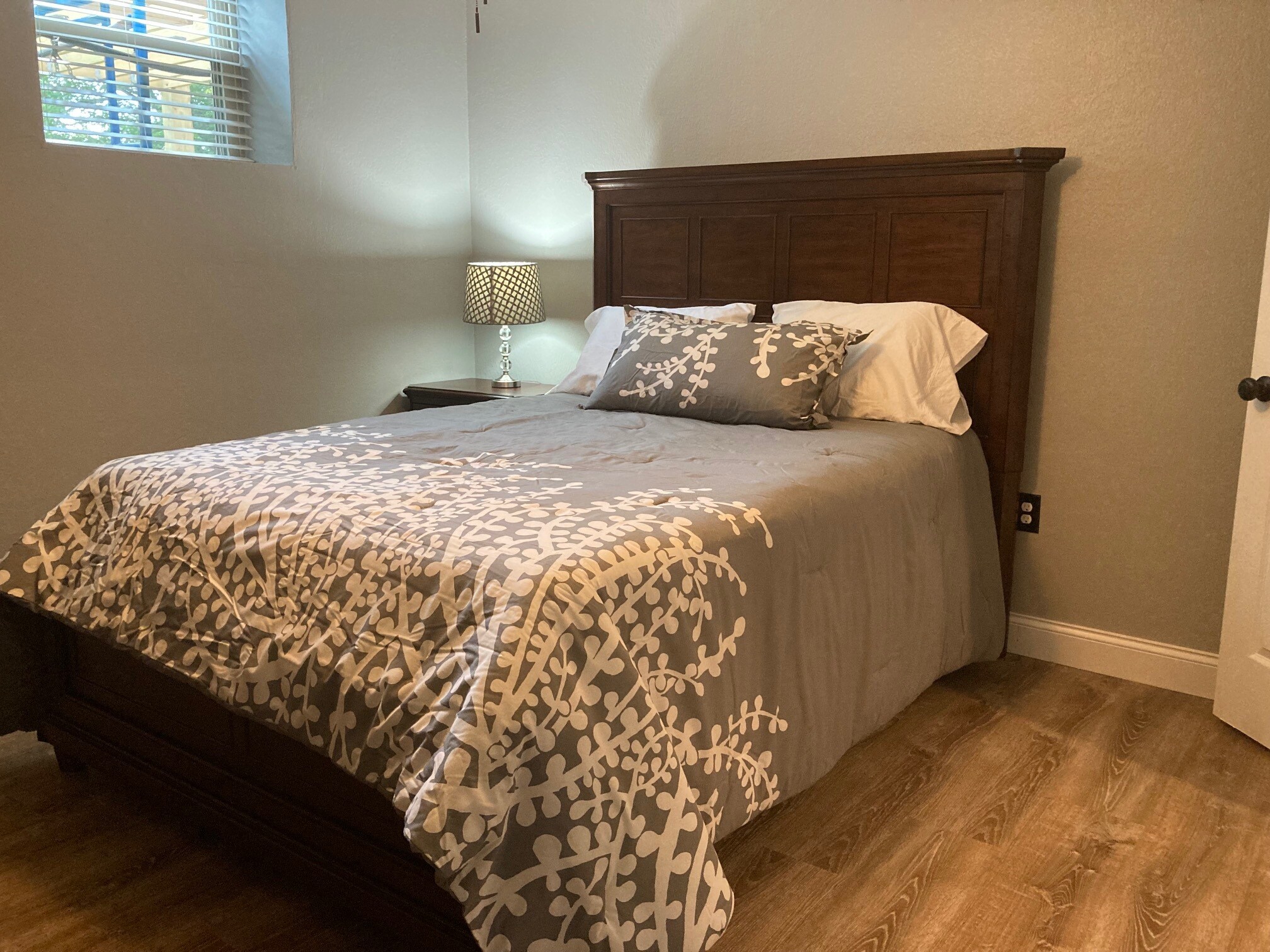 Building Photo - 490 Beechwood Cir