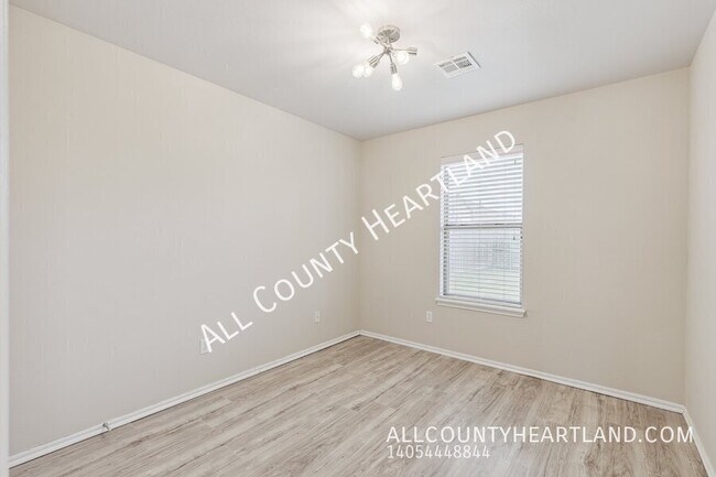 Building Photo - 2728 SE 93rd St