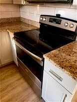 Building Photo - 2408 Linhart Ave