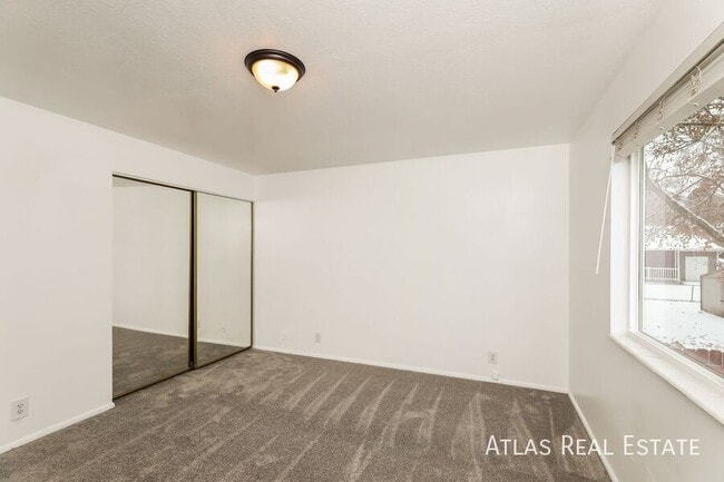 Building Photo - 785 E 650 S