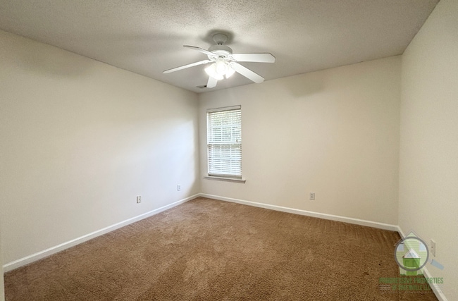 Building Photo - 106 Thurber Way