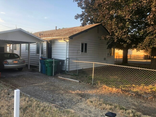 Building Photo - 2731 E St