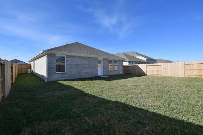 Building Photo - 2823 Cedar Rock St